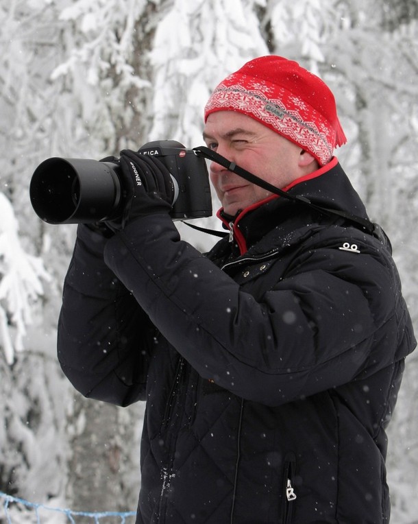 Медведев выбирает цифровой фотоаппарат LEICA