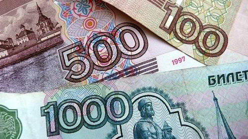 Стали известны официальные зарплаты российских чиновников