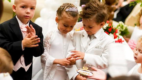 В Петербурге играют свадьбу даже дети