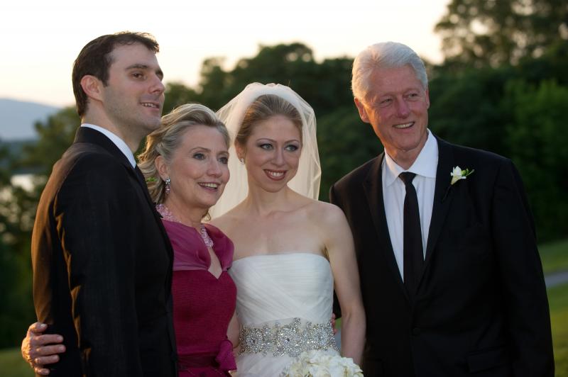 Свадьба века в США - Челси Клинтон стала женой банкира Марка Мезвински,