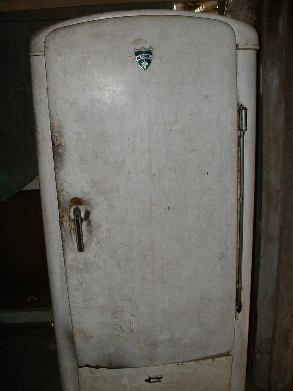 С 1 января 2011 года импорт подержанных холодильников в Гану и их продажа через розничные сети полностью прекращаются
