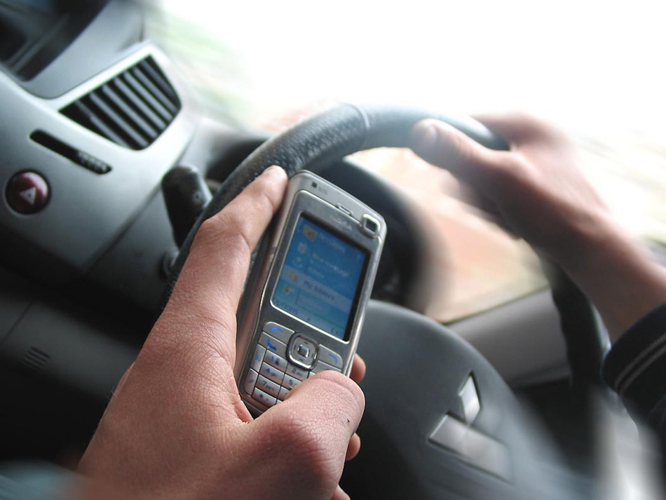 С 1 января 2011 года полицейские штата Кентукки получат право налагать штраф за написание SMS за рулем движущегося автомобиля