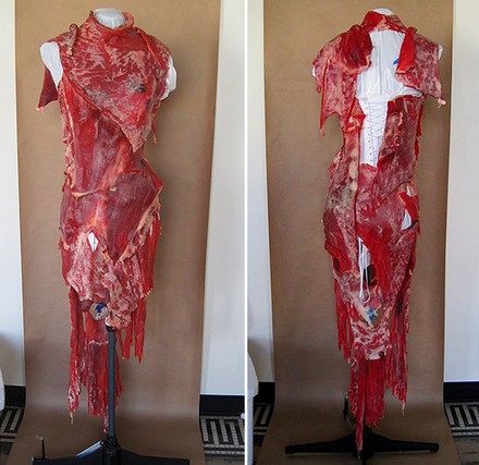 Мясное платье Леди Гаги сохранят для истории