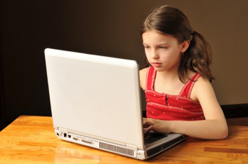 10-летняя хакерша взломала защиту мобильных игр