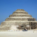 Пирамида Джоссера рушится