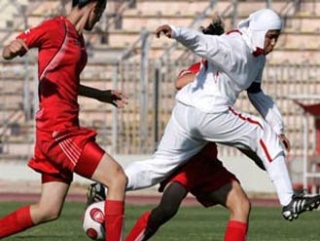 Футболистка в хиджабе