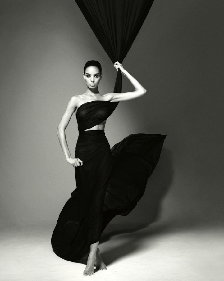Бесконечное черное платье от Kevork Kiledjian, модель Sabrina Nait