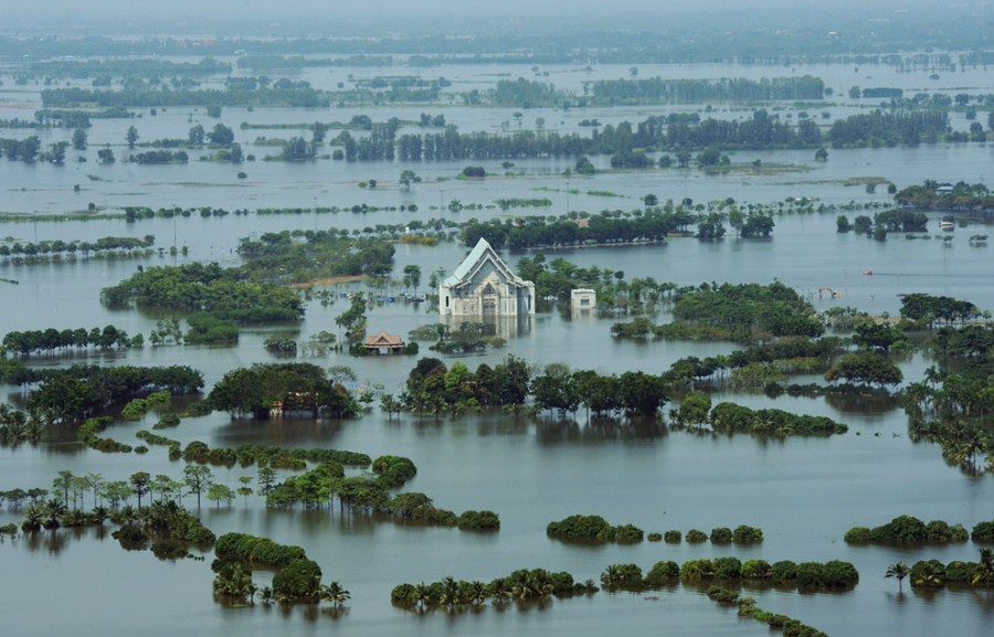 Разрушительные последствия наводнения в Таиланде