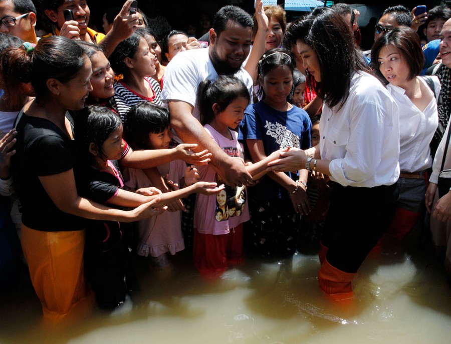 Премьер-министр Таиланда посетила зону затопления 18 сентября
