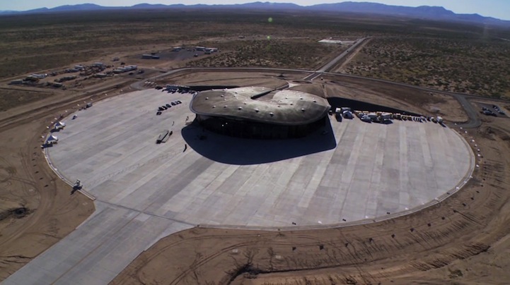 Частный Galactic Spaceport от миллиардера Ричарда Брэнсона открыт в Нью-Мексико, США, октябрь 2011 года