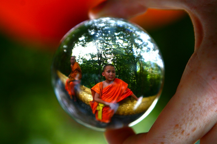 Буддийские монахи - Лаос