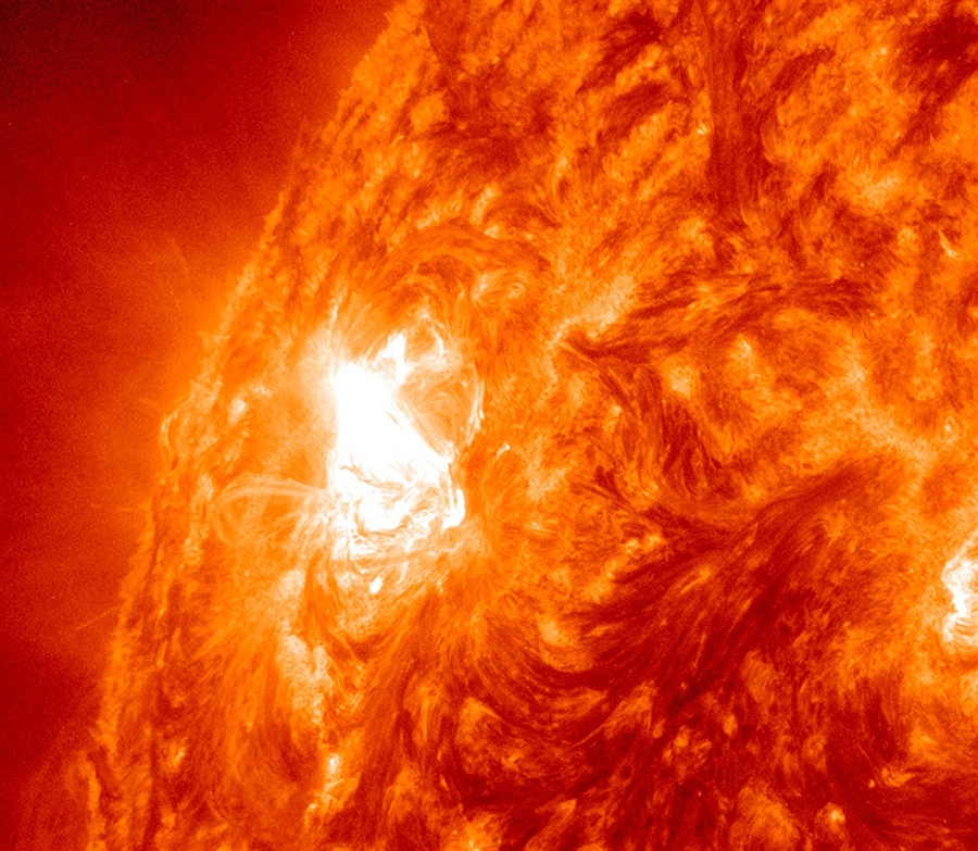 Снимок, сделанный НАСА, показывает гигантское солнечное пятно 3 ноября 2011 года
