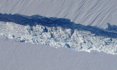 В Антарктике образуется айсберг размером с Нью-Йорк
