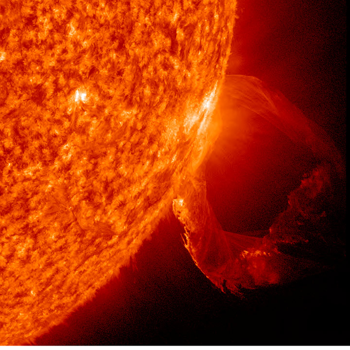 Вспышка на Солнце, зафиксированная НАСА 19 марта 2011 года