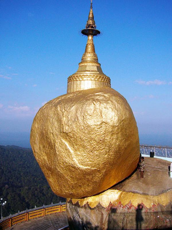 Золотой камень Будды