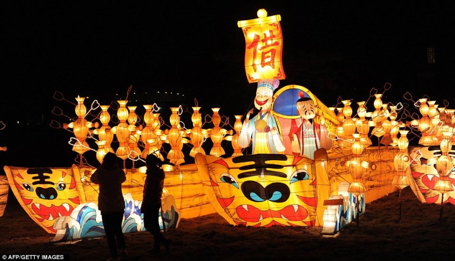Замки, лодки и храмы — Фестиваль Фонарей в Китае