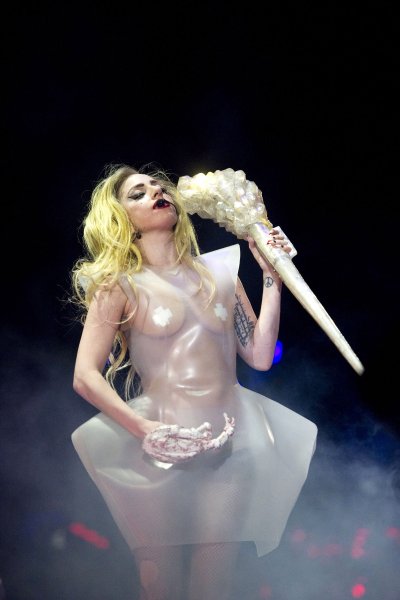 Lady Gaga идет на рекорд в 2012 году