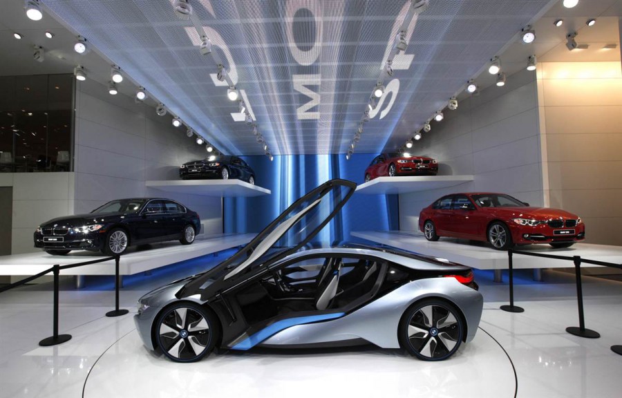 BMW i8 концепт-кар, один из самых прогрессивных и инновационных спортивных автомобилей на рынке