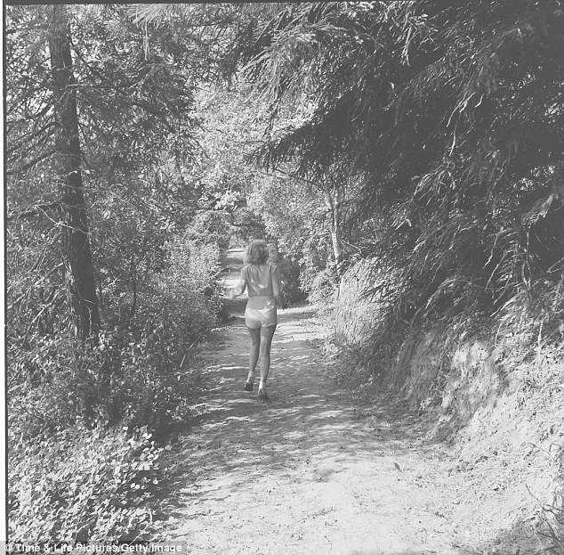 Ранее не опубликованные фотографии Мэрилин Монро в Гриффит-парке в Лос-Анджелесе, август 1950 года