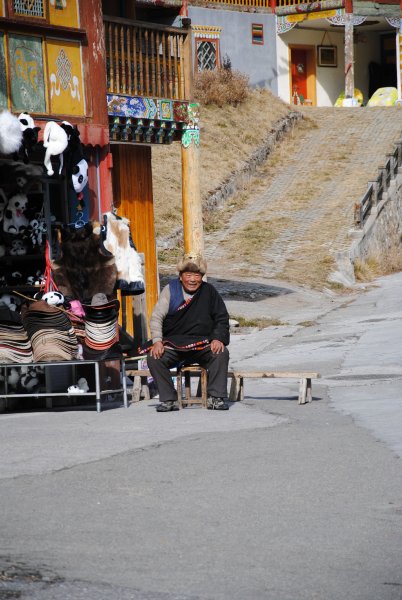 Около 1000 тибетцев живут в семи населенных пунктах