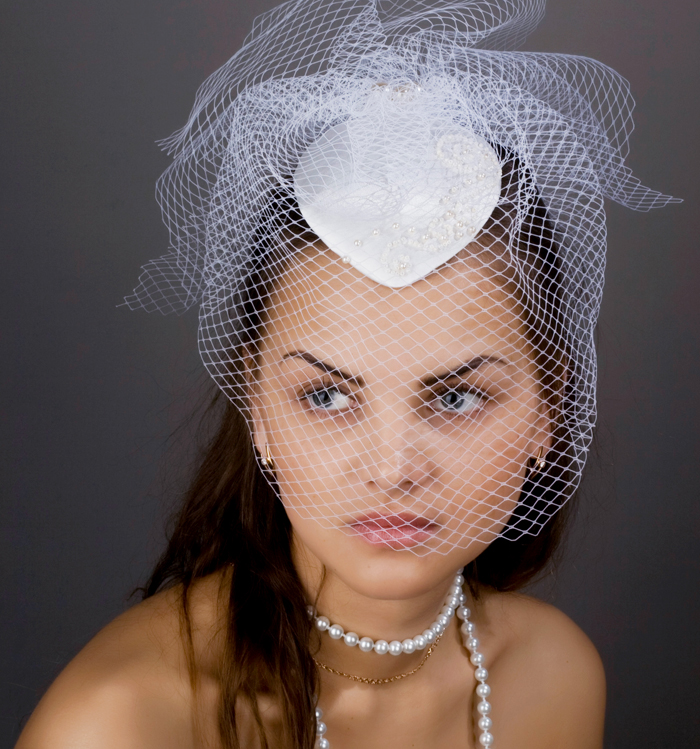 Головной убор невесты: фата, шляпка или диадема
