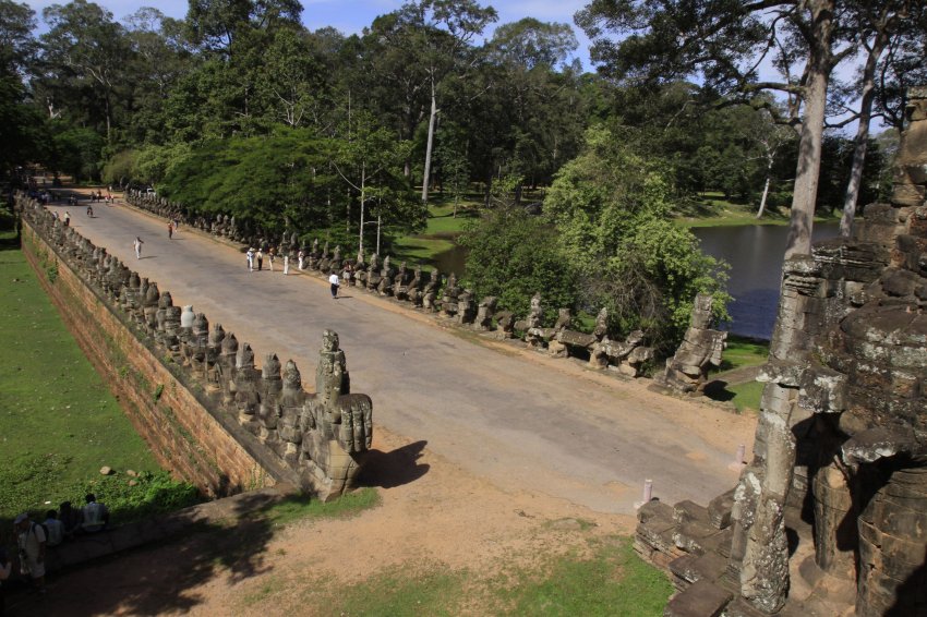 Посетители Ангкор