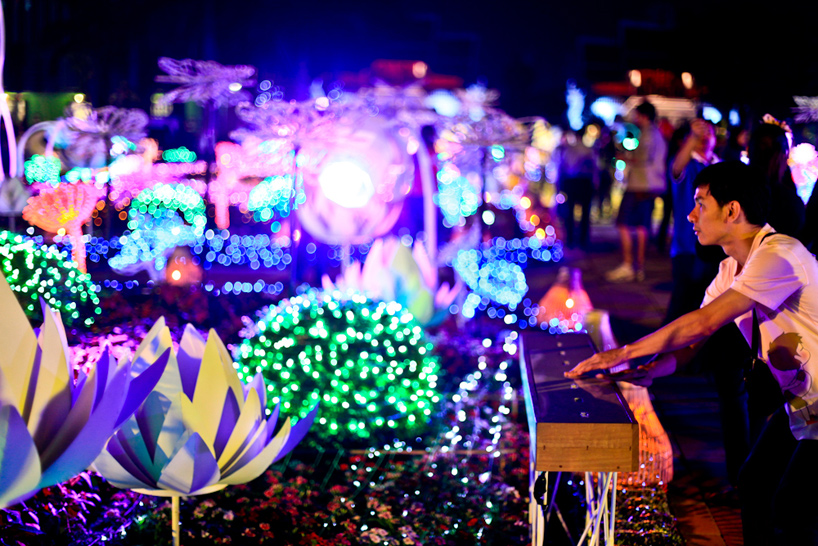 Свето-музыкальная инсталляция в королевском саду Таиланда