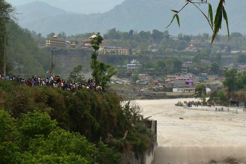 В Непале река смыла целую деревню