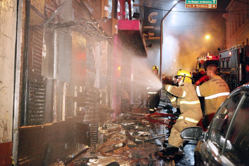 Страшный пожар в ночном клубе в Мексике