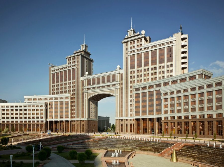 Здание нефтегазовой компании КазМунайГаз, Астана