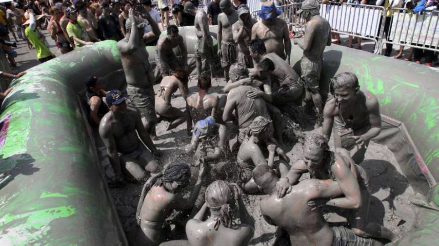 Фестиваль грязи в Порене