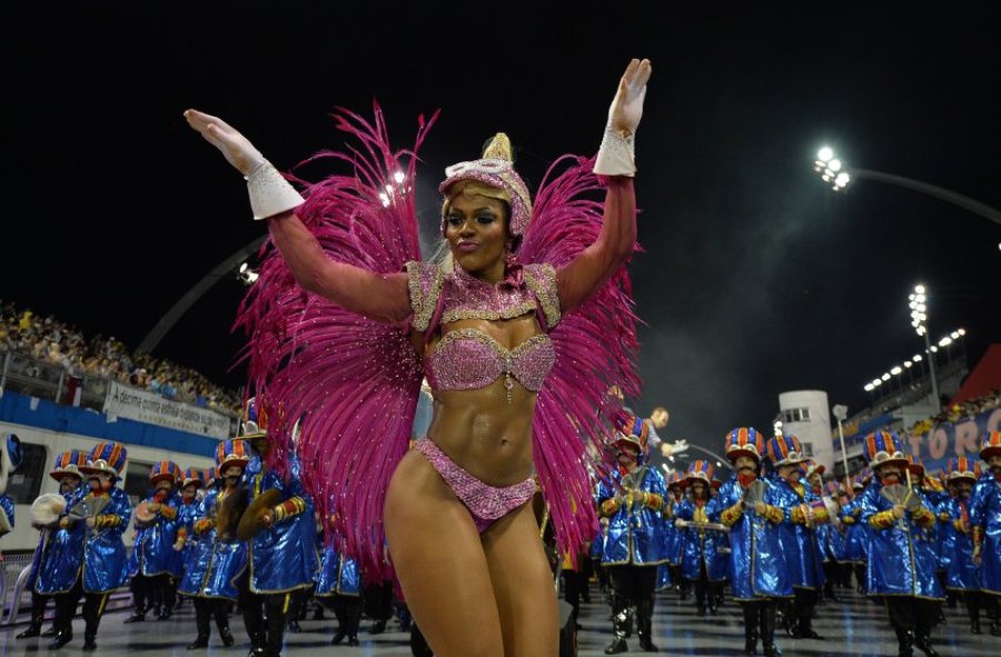 В Рио-де-Жанейро начался карнавал!
